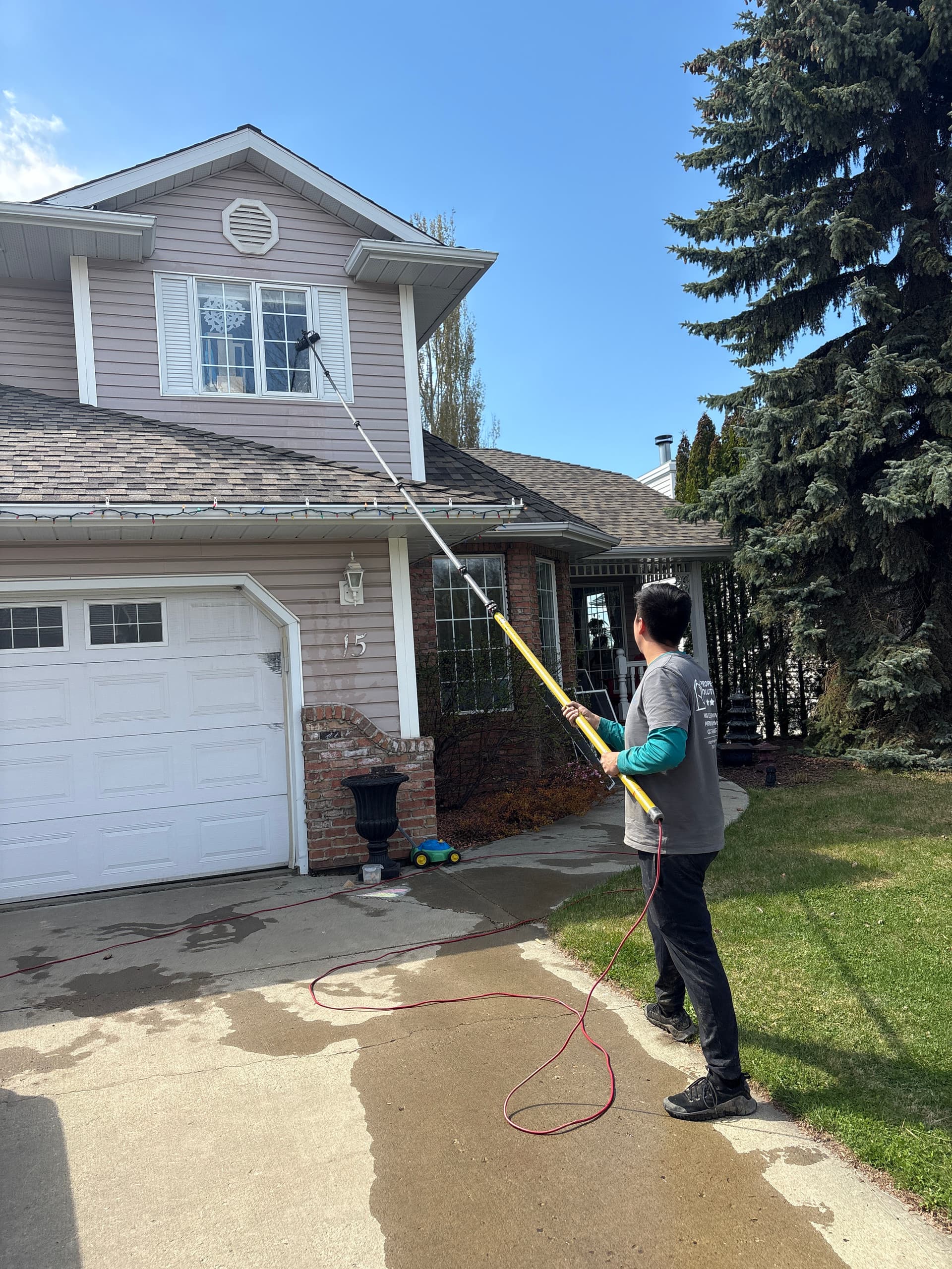 Gallery photos for Exterior Window Cleaning Done Right in St. Albert: Image #1