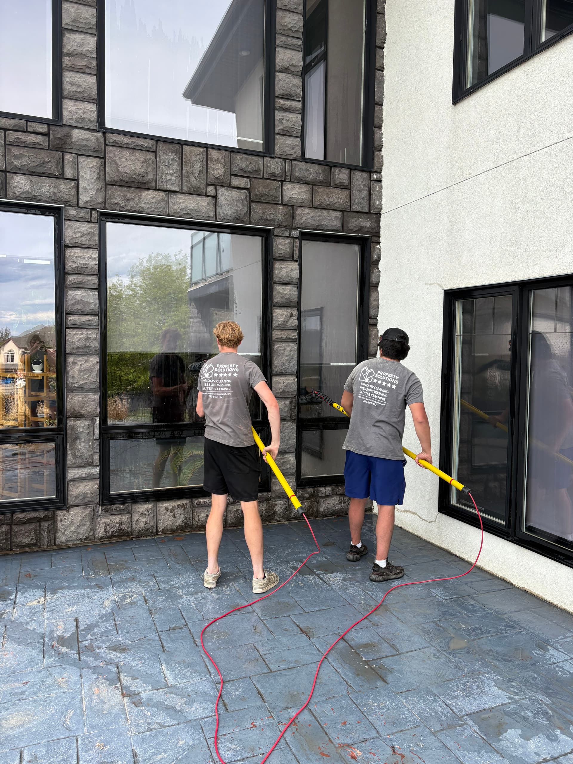 Gallery photos for Full House Wash and Exterior Window Clean on a Stunning Two-Storey Home: Image #3